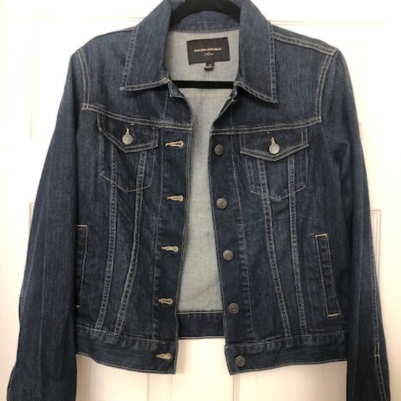 Banana Republic Jackets & Blazers - Banana Republic Classic Blue Denim Jean Jacket